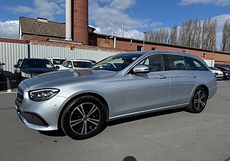 Mercedes-Benz E 220 *COC*TÜV*NETTO*LED*RFK*NAVI*TLEDER*1HAND