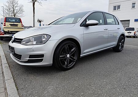 VW Golf Volkswagen VII Lim. BMT 2.Hand PDC Tempomat SHZ Navi