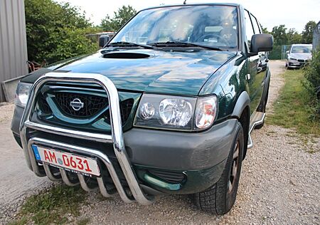 Nissan Terrano 2,7 TDi 4x4  54TKm.Tüv7.28 Klima 7Sitze