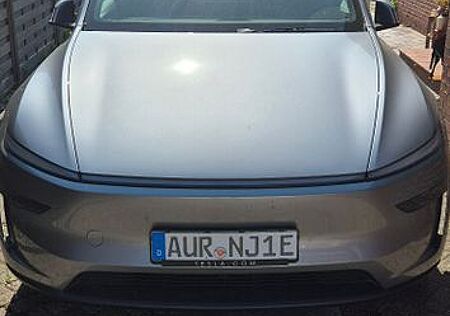 Tesla Model Y Long Range Dual Motor AWD Launch Edi...