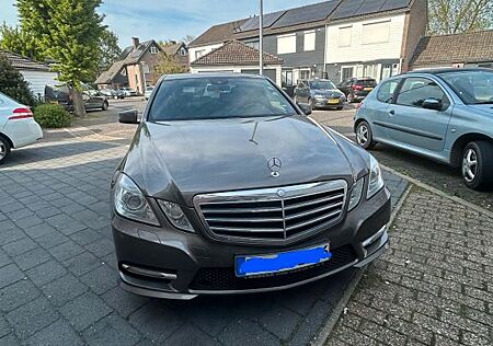 Mercedes-Benz E 350 CDI 4MATIC BlueEFFICIENCY AVANTG. AVAN...