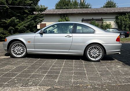 BMW 323i Coupe