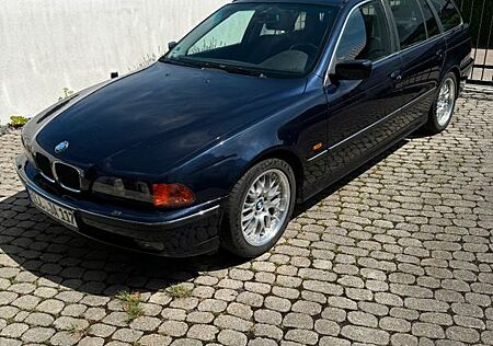 BMW 523i Touring -