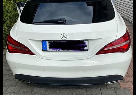 Mercedes-Benz CLA 180 Shooting Brake -
