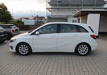 Mercedes-Benz B 180 d DCT Style NAVI LED PDC SITZH TEMP KEYLES
