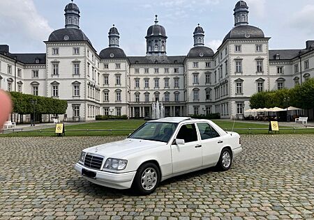 Mercedes-Benz E 200 Diesel Sehr gepflegt Original H Zulassung