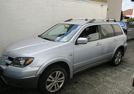 Mitsubishi Outlander gebraucht kaufen Mitsubishi Outlander 2.4 Motion Leder Klima