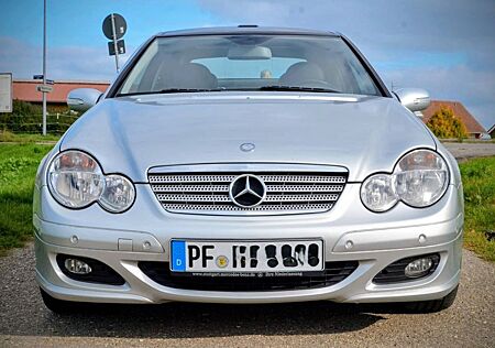 Mercedes-Benz CL 220