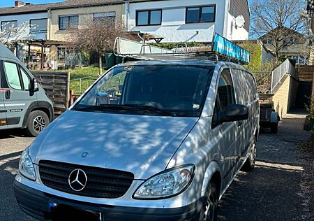 Mercedes-Benz Vito Lang mit Einbauschränken, Dachträger