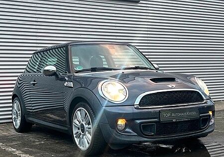 Mini Cooper SD *XENON/NAVI/ALCANTARA/SHZ/PDC*