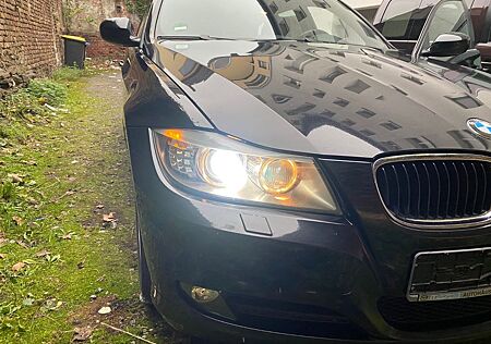 BMW 318i Touring -