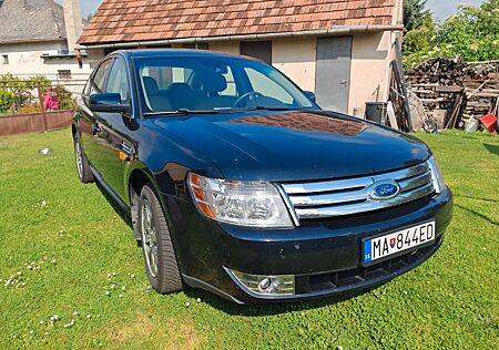 Ford Taurus AWD