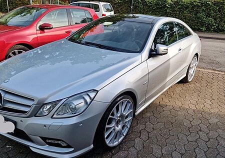 Mercedes-Benz E 250 Coupé BlueEFFICIENCY ELEGANCE ELEGANCE