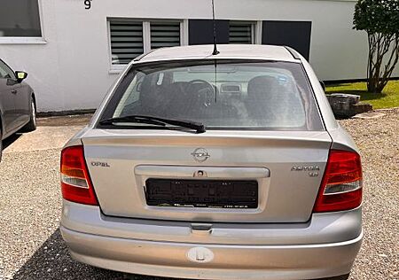 Opel Astra 1.6 -
