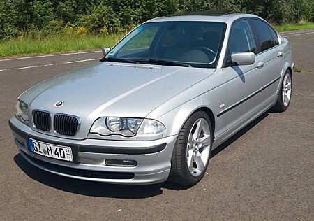 BMW 328i -