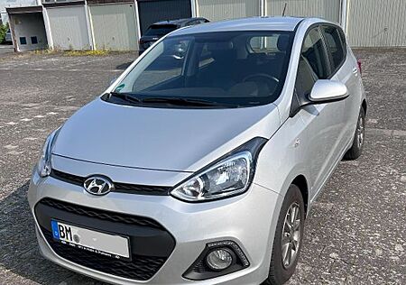 Hyundai i10 1.0 wenig gefahren, nur 19660 km TÜV-05/2027