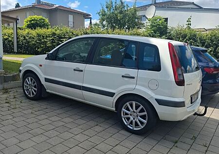 Ford Fusion 1,4 TDCi + +
