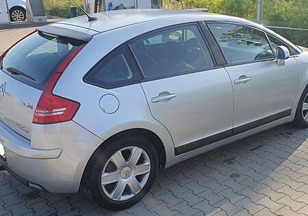 Citroën C4 HDi 110 FAP EGS6 Confort Confort