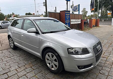 Audi A3 2.0 FSI Automatik-Klima-Navigationssystem