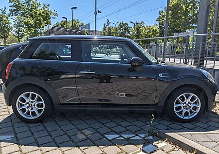 Mini Cooper schwarz