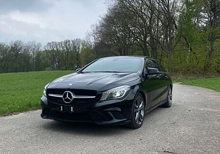 Mercedes-Benz CLA 220 Shooting Brake CLA 220 CDI DCT Urban...