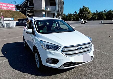 Ford Kuga 1,5 EcoBoost 4x4 134kW Titanium Autom. AHK