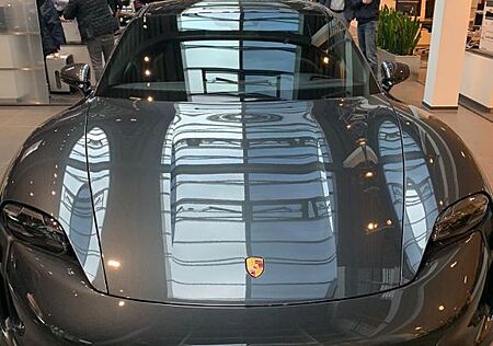 Porsche Taycan Turbo Turbo