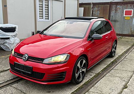 VW Golf Volkswagen VII Lim. GTI Performance BMT