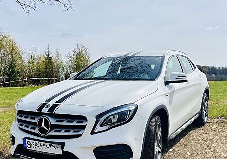 Mercedes-Benz GLA 180 - geringe Laufleistung, Sondermodell,