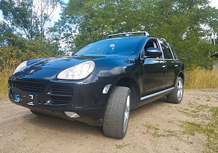 Porsche Cayenne - -