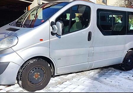 Opel Vivaro Westfalia Life Cosmo 7-Sitze Bett Tisch