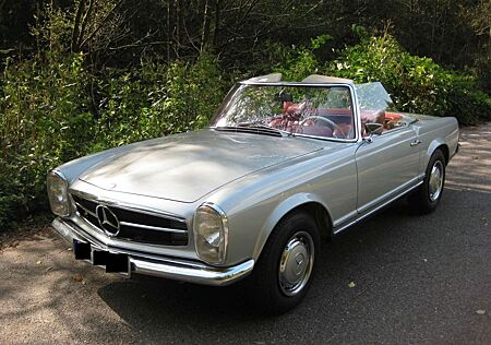 Mercedes-Benz SL 280 280 SL , W113 "Pagode"