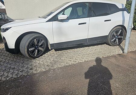 BMW iX 77kWh xDrive40 -