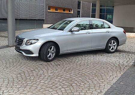 Mercedes-Benz E 250 Exclusive LED, Ambiente, Teilleder, 3-Zone