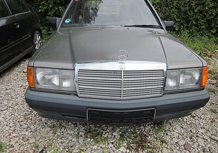 Mercedes-Benz 190 190E 2,6L
