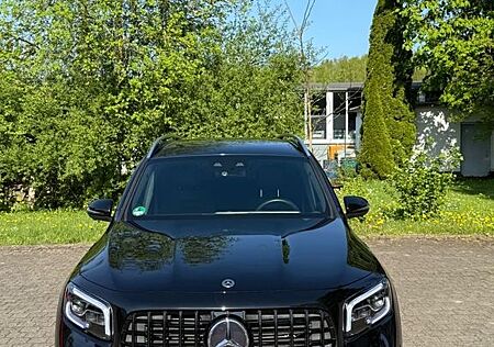 Mercedes-Benz GLB 200 4Matic|AMG|AHK|MBUX|KEYLESS|GARANTIE|21