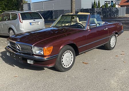 Mercedes-Benz SL 560 Pajettrot / Leder Beige sl-w107.de