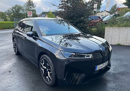 BMW iX M60 mit Komplettausstattung