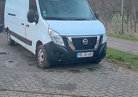 Nissan NV400