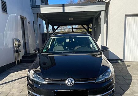 VW Golf Volkswagen 2.0 TDI DSG Variant MASSAGE LED AHK SO+WI