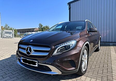 Mercedes-Benz GLA 180 Navi-Command-Nur 59.TKM-Service-NEU