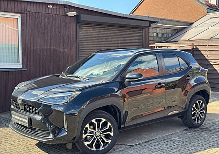 Toyota Yaris Cross 1,5-l-VVT-iE Teamplayer RKAM LED NEU