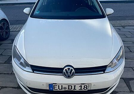 VW Golf Volkswagen 1.2 TSI 63kW BMT Trendline Trendline