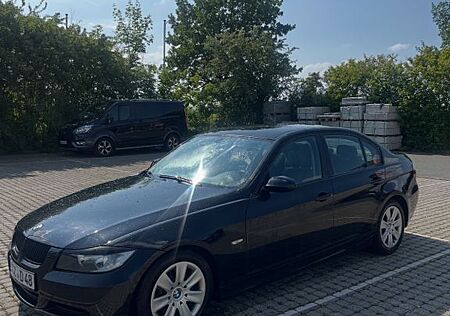 BMW 320i -