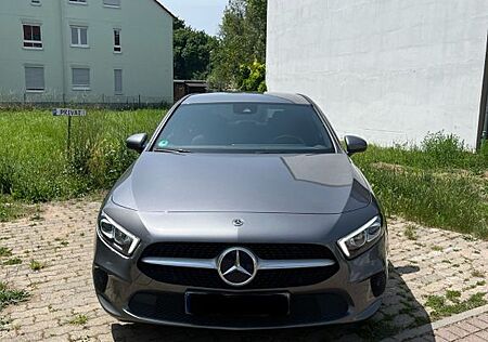 Mercedes-Benz A 200 Progressive | Navi | Park-Paket | MBUX
