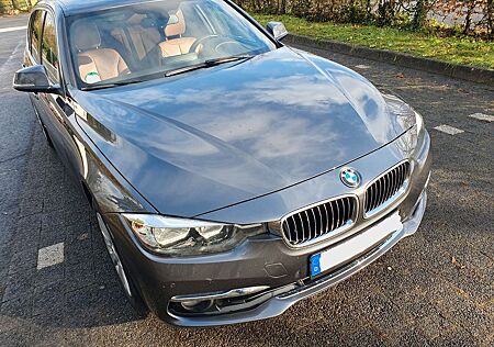 BMW 320i Touring Luxury Line Services neu