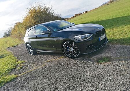 BMW M135i xDrive A -