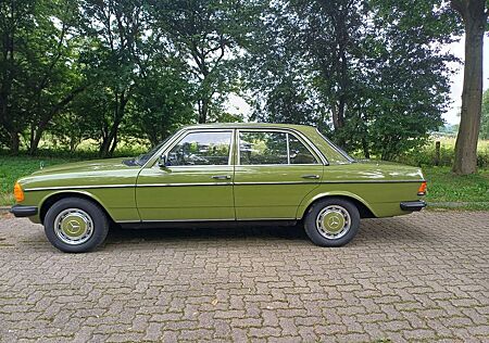 Mercedes-Benz 200
