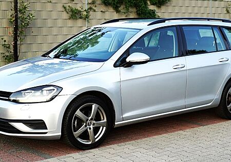 VW Golf Volkswagen VII 7 LED-ACC-Navi 1.6 TDI SCR Variant