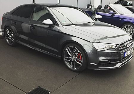Audi S3 2.0 TFSI S tronic quattro - 1. Hand
